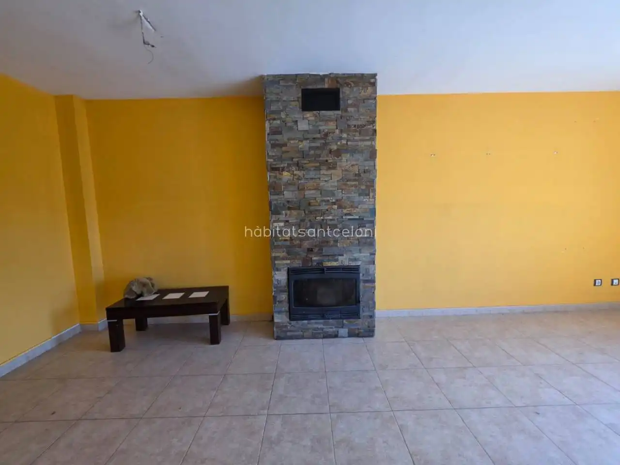 Wohnzimmer von Maisonette zum Verkauf in Riells i Viabrea mit Terrasse, Balkon und Gemeinschaftspool