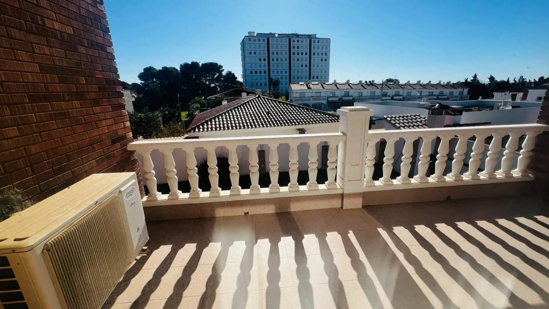 Exterior view of Houses for sale in Cambrils  with Air Conditioner, Private garden and Parquet flooring