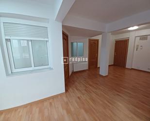 Bedroom of Flat for sale in  Madrid Capital