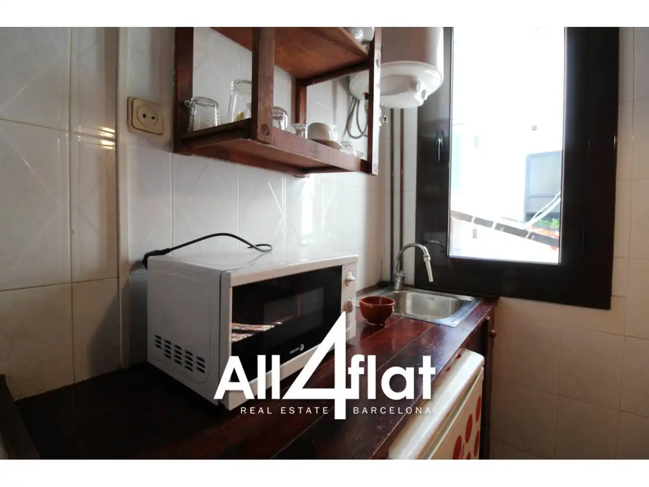 Study for rent in Barcelona  with Air Conditioner, Parquet flooring and Furnished