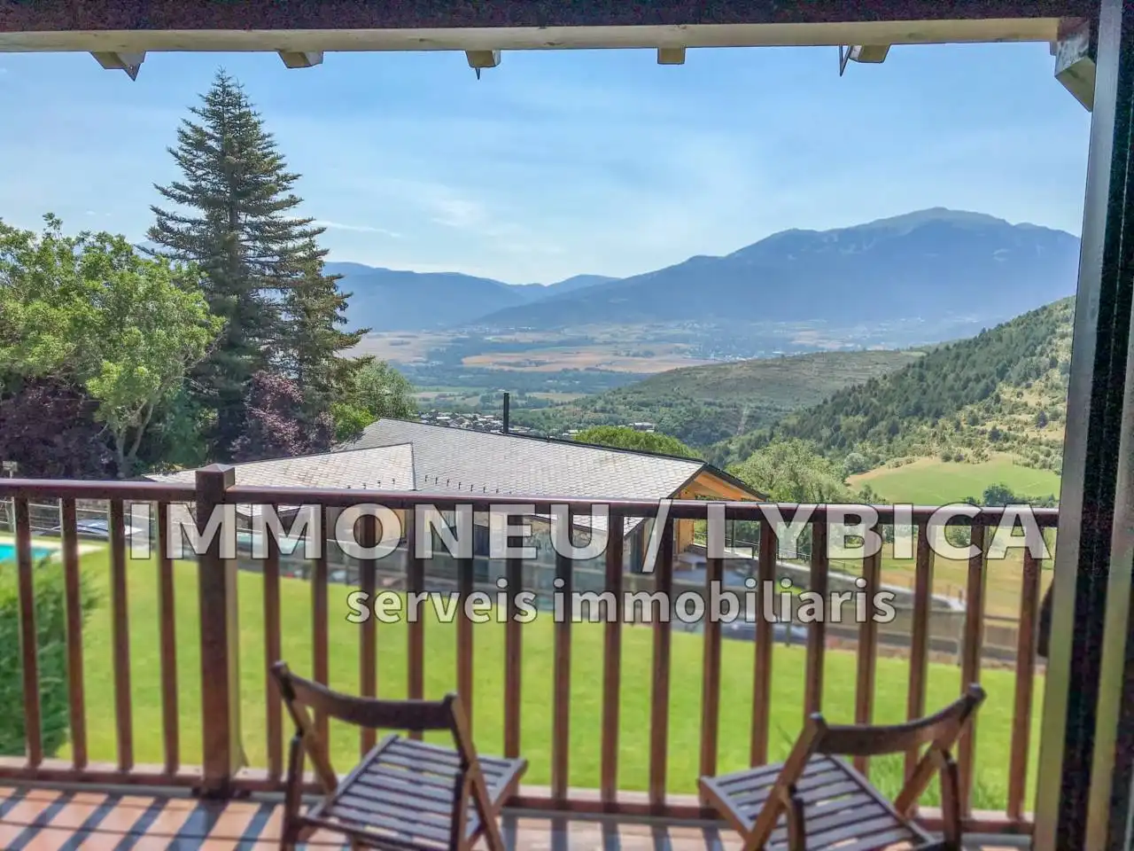 Vista exterior de Casa o chalet en venta en Bellver de Cerdanya con Calefacción, Parquet y Terraza