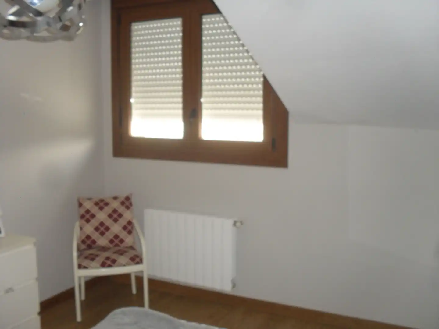 Dormitori de Casa o xalet en venda en Vigo  amb Jardí privat, Terrassa i Traster