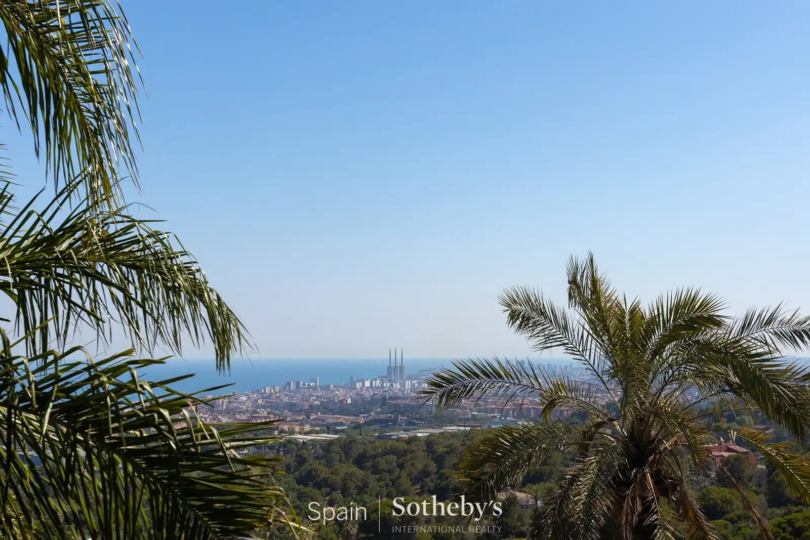 Vista exterior de Casa o chalet en venta en Badalona con Aire acondicionado, Calefacción y Jardín privado