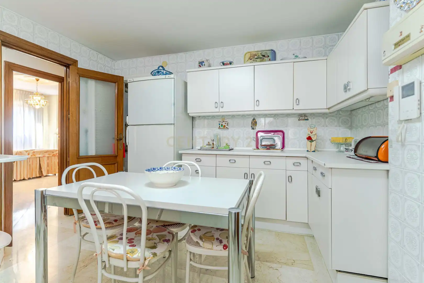 Cocina de Piso en venta en Granada con Trastero y Balcón