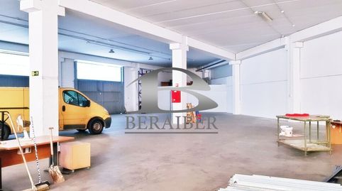 Foto 2 von Fabrikhallen zur Miete in Zaratamo, Bizkaia