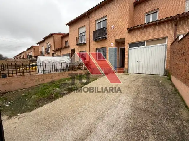 Aparcament de Casa o xalet en venda en Otero amb Calefacció, Jardí privat i Balcó
