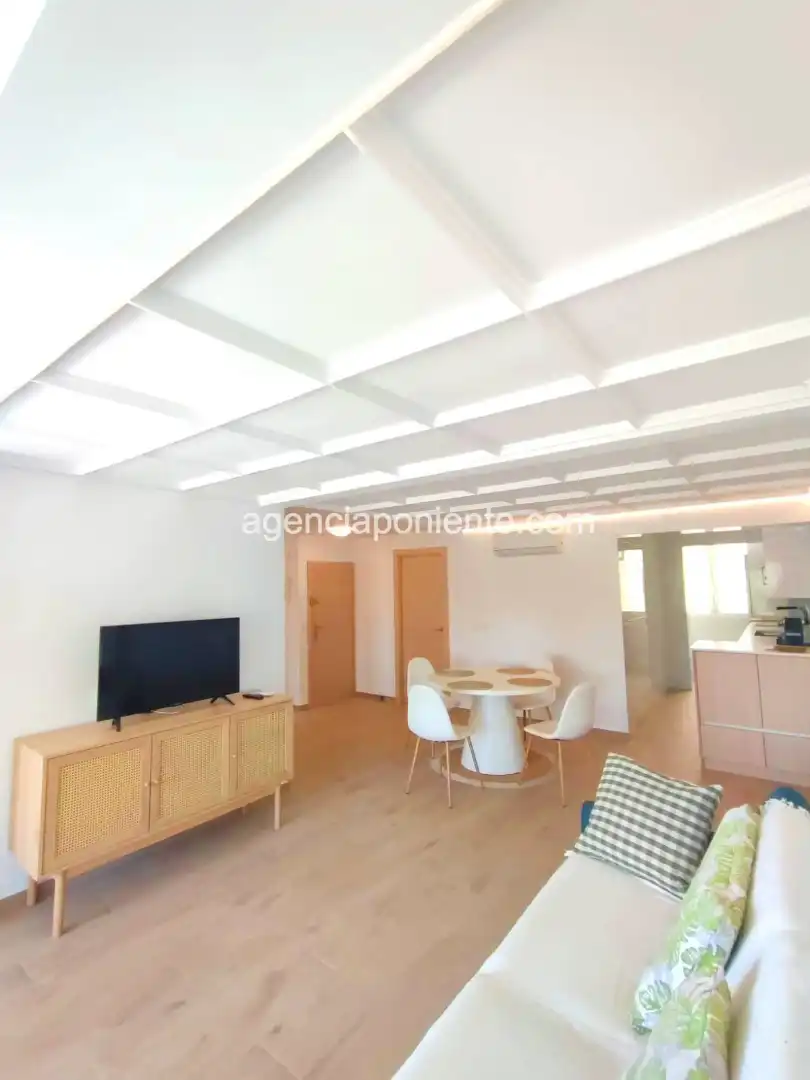 Dining room of Flat for rent in Benidorm  with Air Conditioner, Heating and Terrace