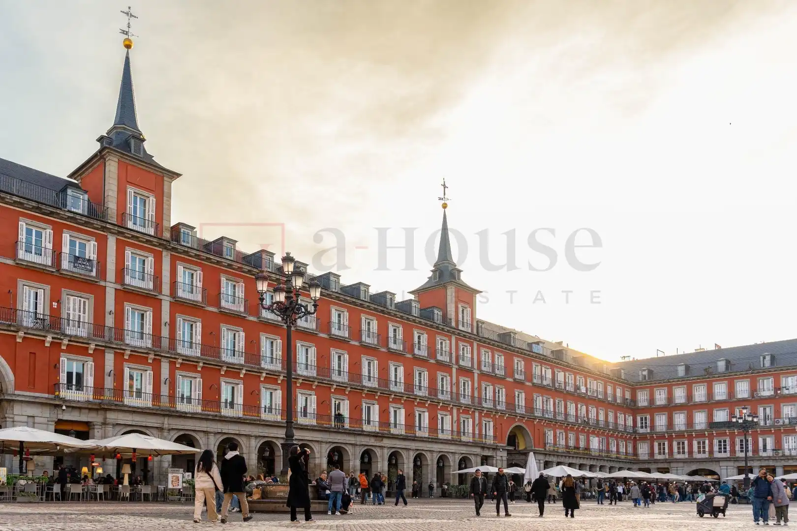 Vista exterior de Planta baja en venta en Madrid con Calefacción y Amueblado