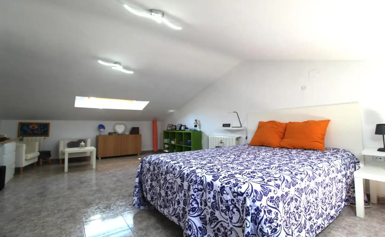 Habitación de Casa o chalet en venta en L'Eliana con Aire acondicionado, Calefacción y Jardín privado