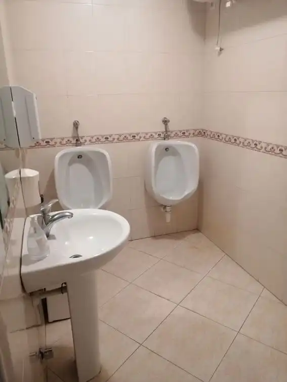 Badezimmer von Geschaftsraum zur Miete in A Coruña Capital  mit Heizung