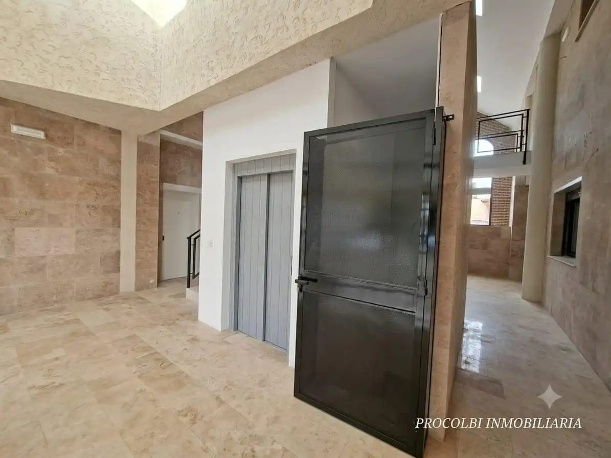 Maisonette zum Verkauf in El Casar mit Klimaanlage und Abstellraum