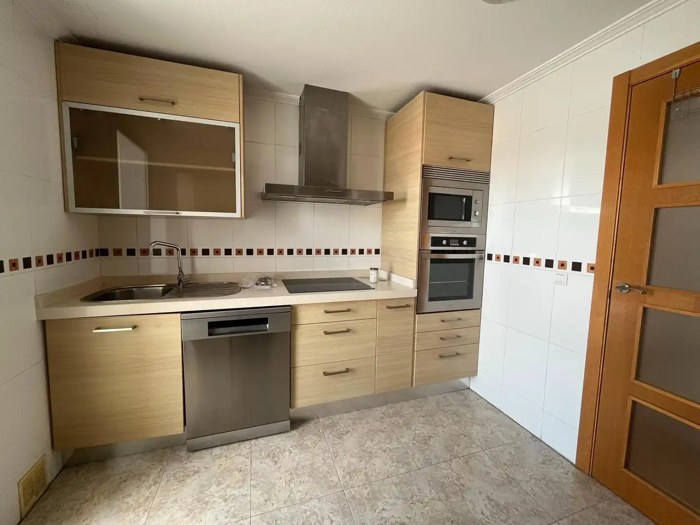 Küche von Wohnung zur Miete in Murcia mit Klimaanlage, Heizung und Abstellraum