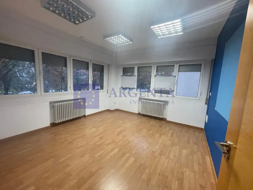 Local comercial en alquiler en Avenida España, imagen 2