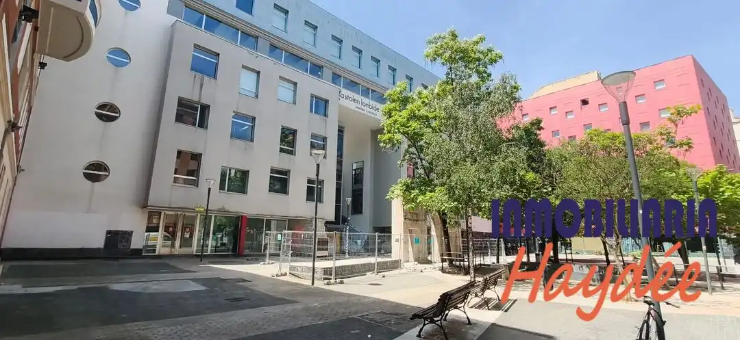 Vista exterior de Local en venta en Bilbao 