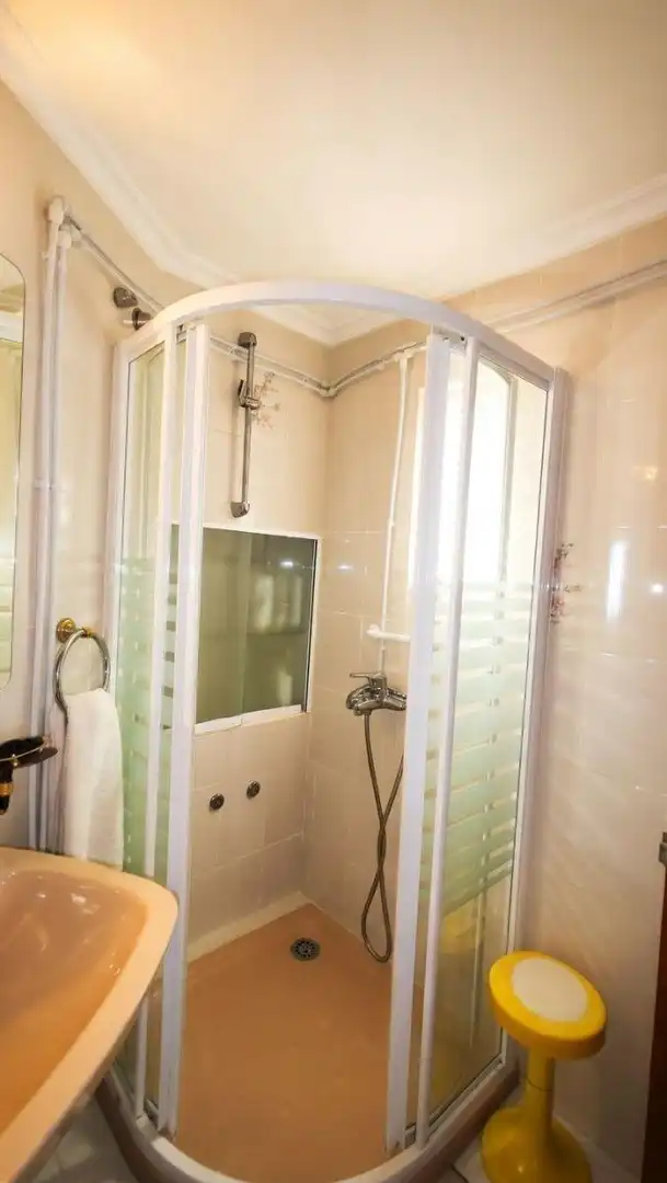 Baño de Piso en venta en Vigo  con Calefacción, Trastero y Amueblado