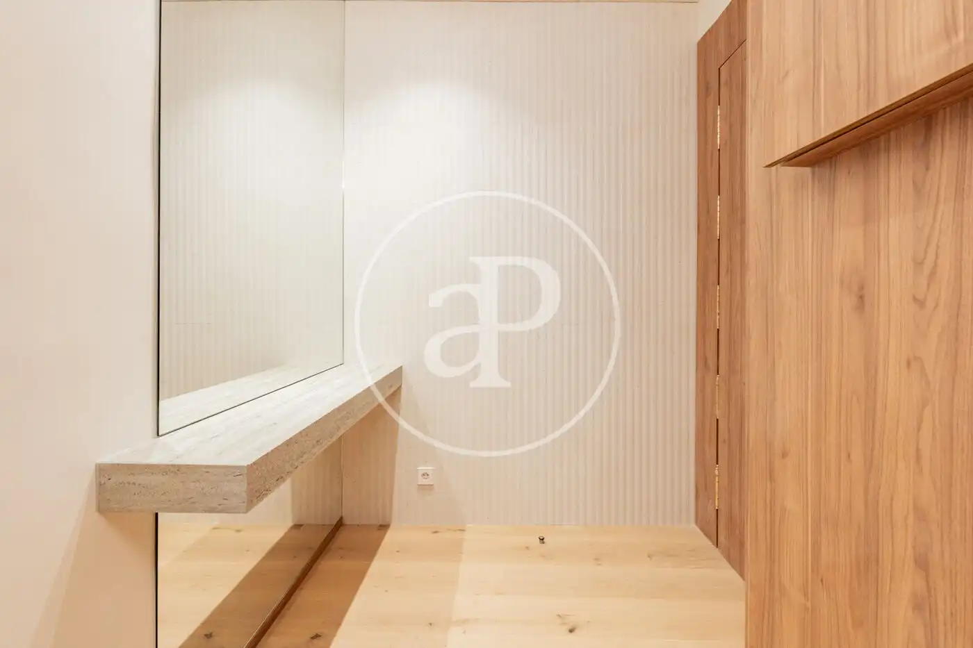 Flat for sale in Madrid  with Air Conditioner and Heating
