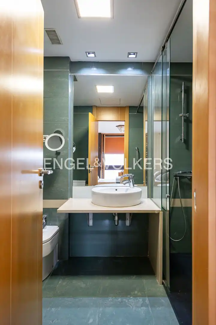 Bathroom of Flat for sale in Madrid  with Air Conditioner, Heating and Parquet flooring