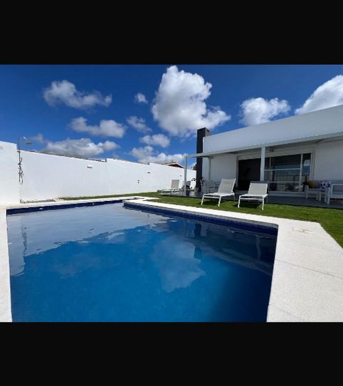 Foto 2 de Casa o chalet en venta en Calle Canarias, La Banda - Campo de Fútbol, Chiclana de la Frontera