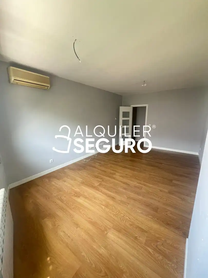 Bedroom of Flat for rent in Madrid  with Air Conditioner and Heating