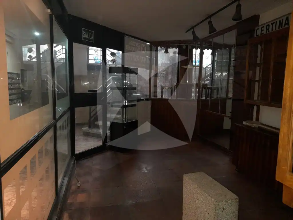 Locale commerciale in vendita a Calle Donoso Cortés, imagen 3