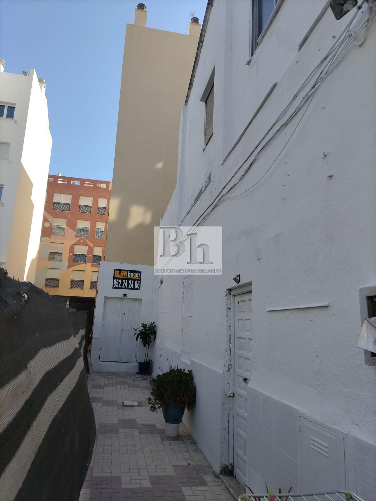Exterior view of House or chalet for sale in Málaga Capital  with Terrace, Storage room and Alarm