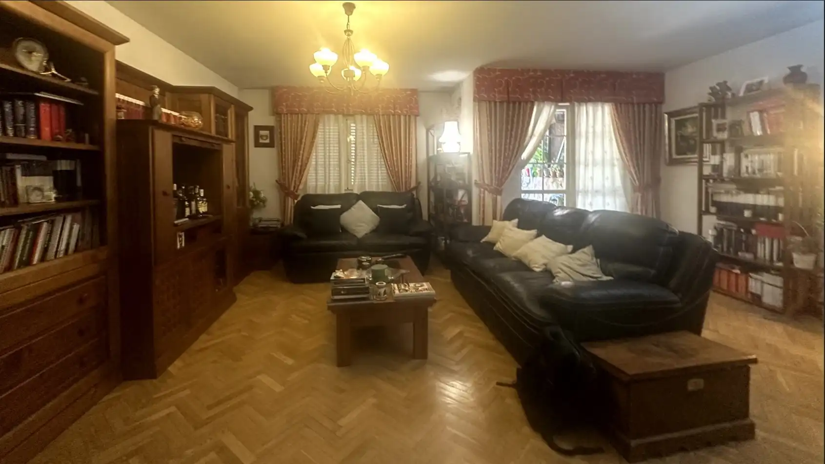 Wohnzimmer von Einfamilien-Reihenhaus zum Verkauf in Algete mit Klimaanlage, Heizung und Privatgarten