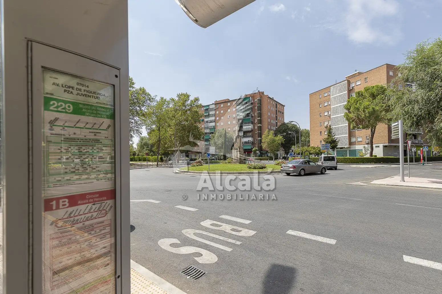 Vista exterior de Pis en venda en Alcalá de Henares amb Aire condicionat, Calefacció i Moblat