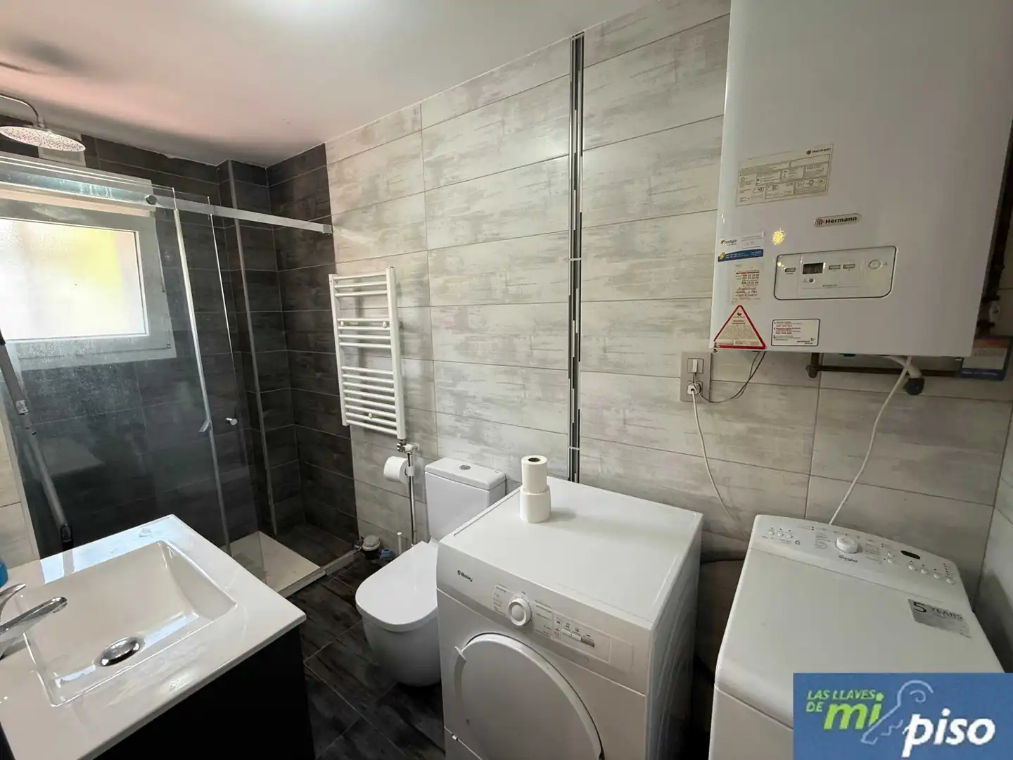 Baño de Piso de alquiler en Valladolid con Calefacción, Parquet y Amueblado