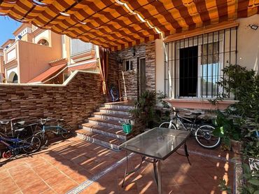 Casa amb balcó en venda a Arco Norte - Avda España