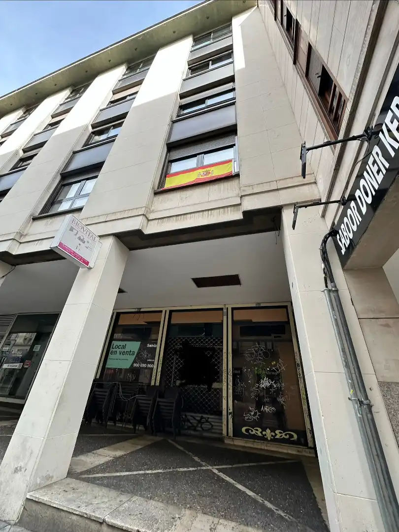 Vista exterior de Local en venta en Valladolid Capital