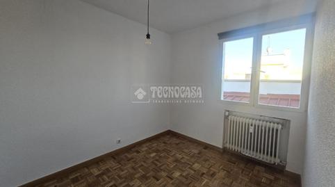 Foto 4 de Piso de alquiler en Fuente del Berro, Madrid