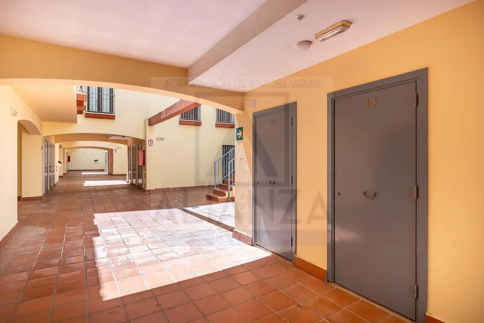 Maisonette zum Verkauf in Gines mit Klimaanlage, Terrasse und Abstellraum