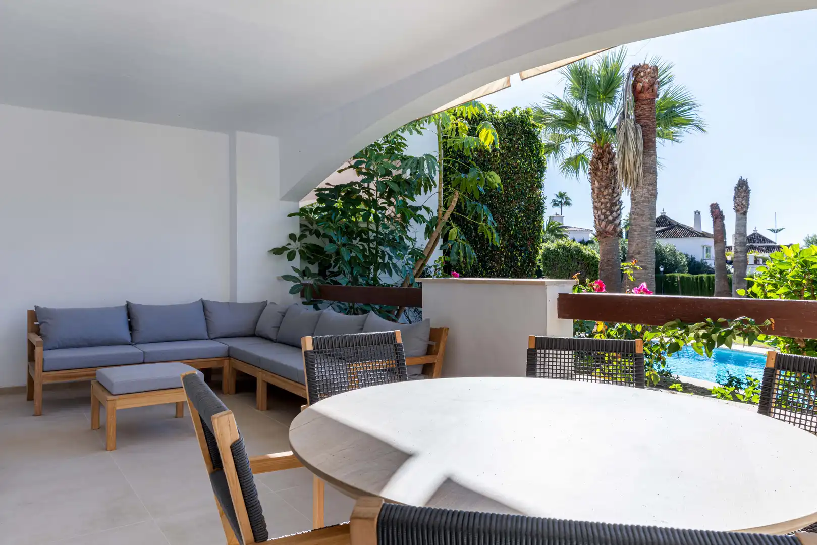 Apartment mit Terrasse zum Verkauf in Nueva Andalucía, imagen 2