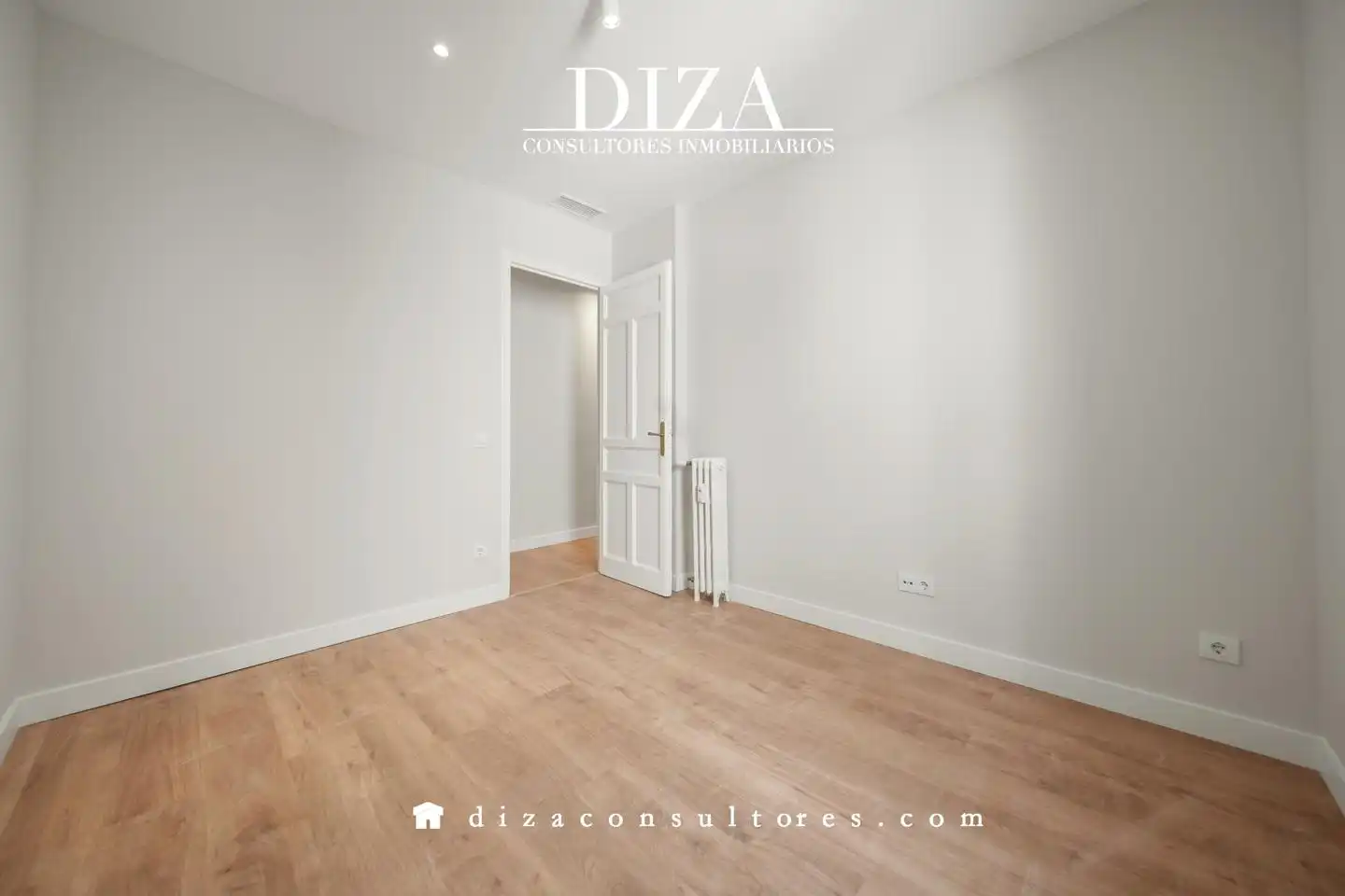 Bedroom of Flat for rent in Madrid  with Air Conditioner and Heating