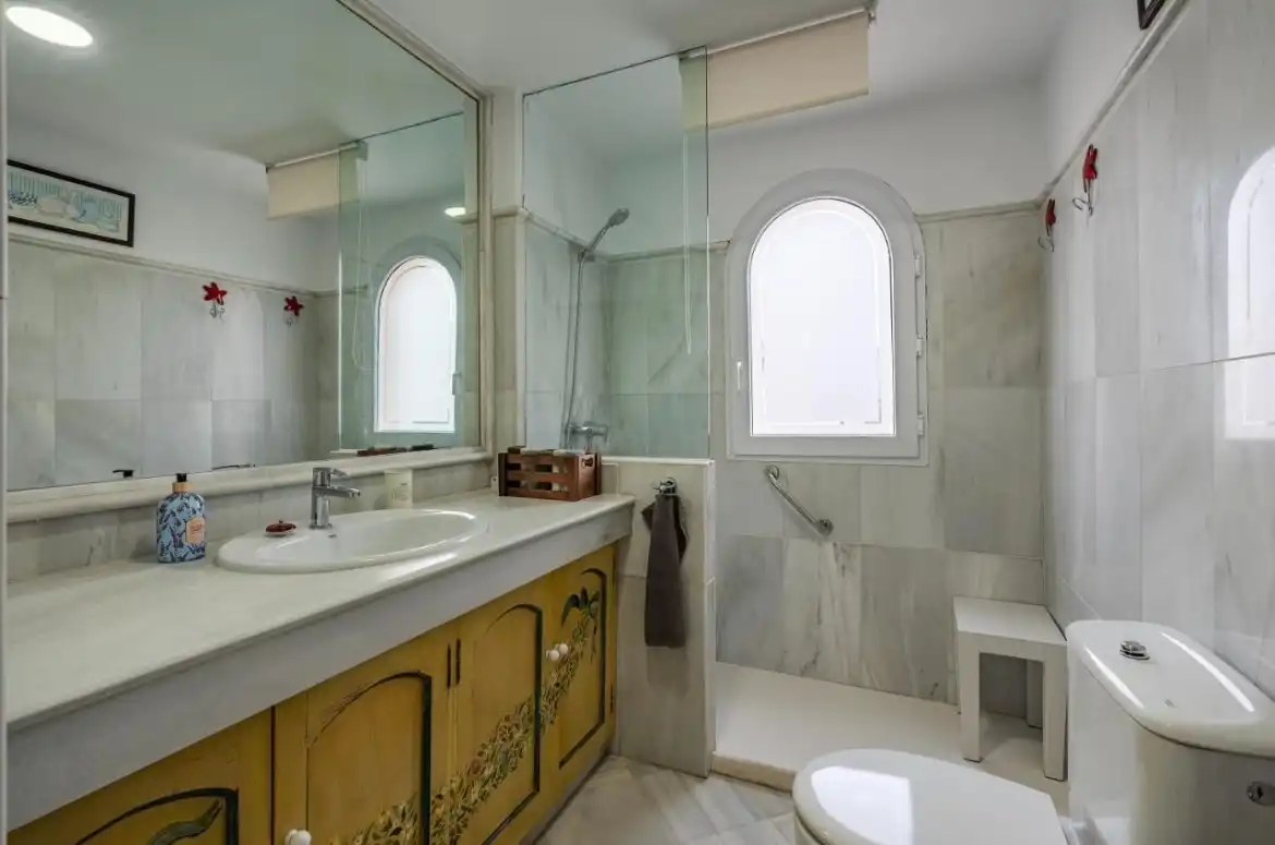 Bathroom of Houses for rent in Monachil  with Air Conditioner, Heating and Private garden