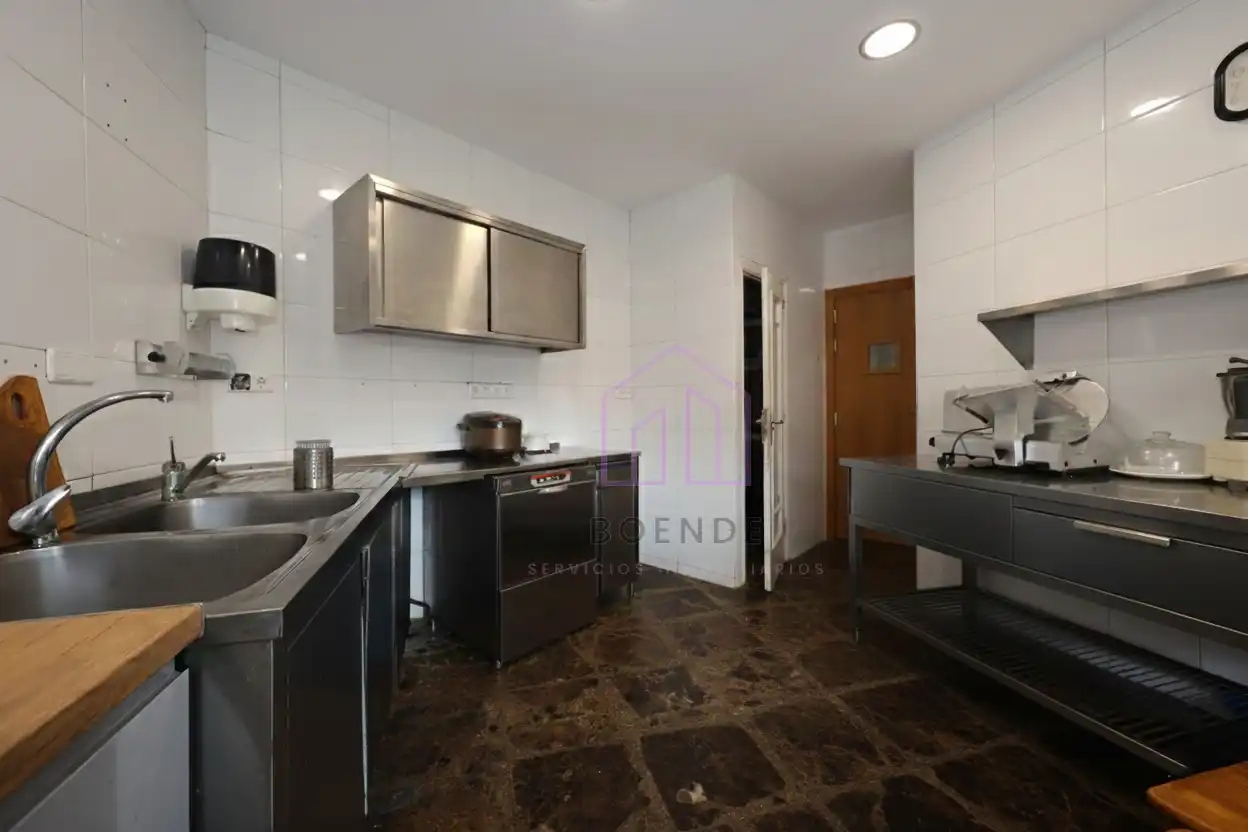 Chalet con terraza en venta en Calle de la Rosaleda, imagen 9