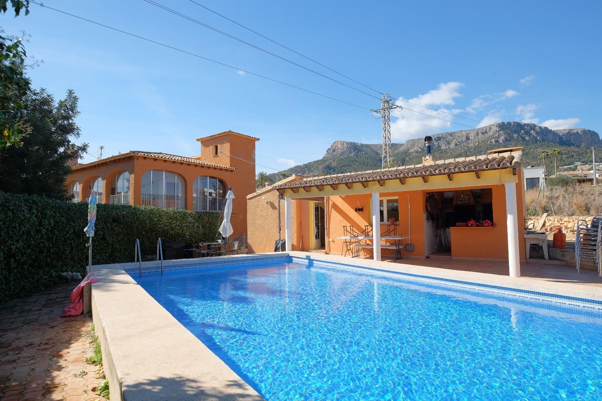 Vista exterior de Casa o chalet en venta en Calpe / Calp con Jardín privado, Terraza y Piscina
