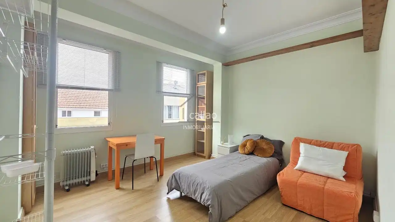 Bedroom of Flat for share in Ferrol  with Heating and Furnished
