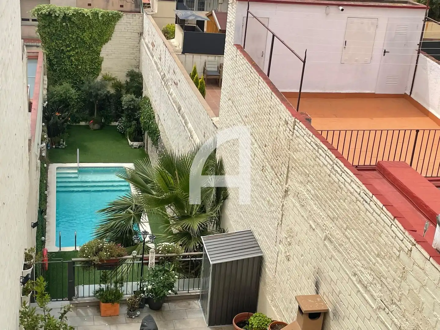 Swimming pool of Houses for sale in Terrassa  with Air Conditioner, Heating and Private garden