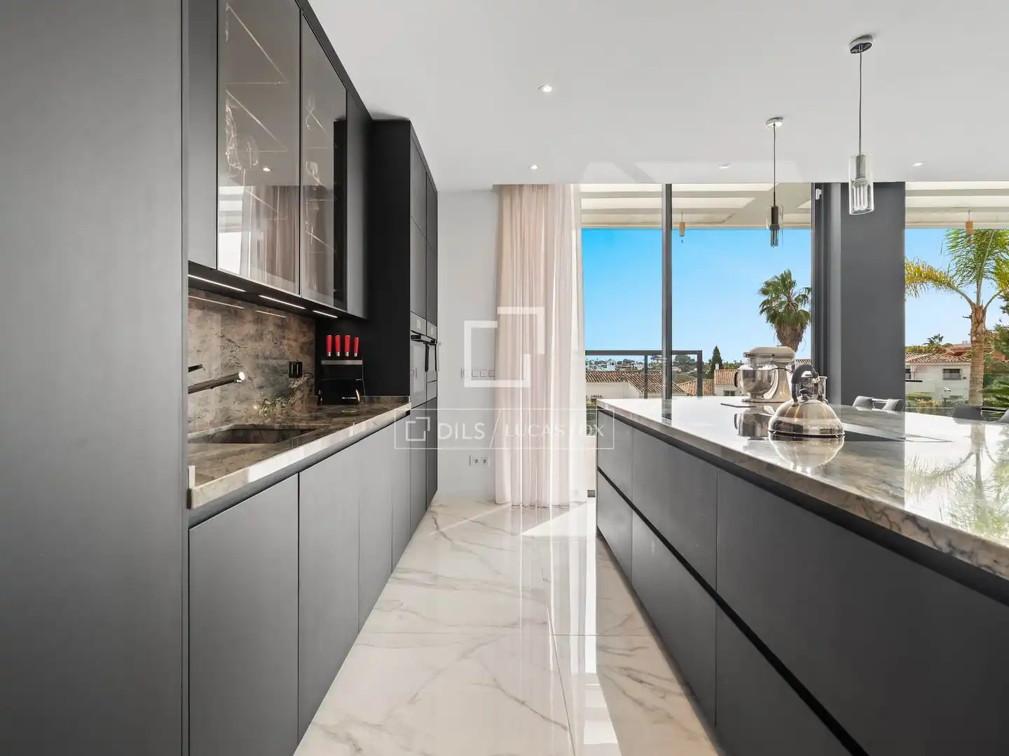 Kitchen of Houses for sale in Benahavís  with Air Conditioner, Heating and Private garden