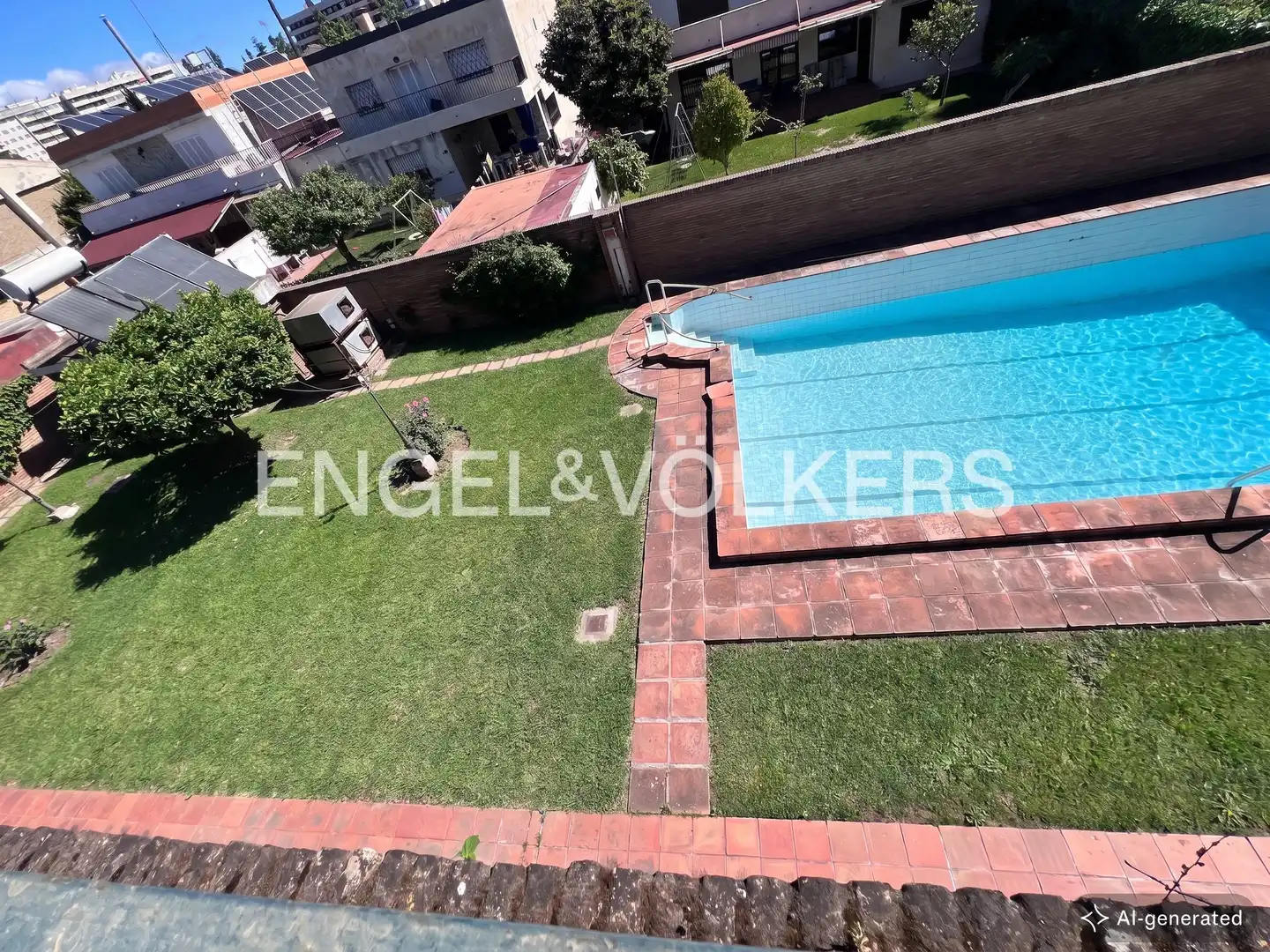 Piscina de Casa o xalet en venda en Sevilla amb Calefacció, Jardí privat i Parquet