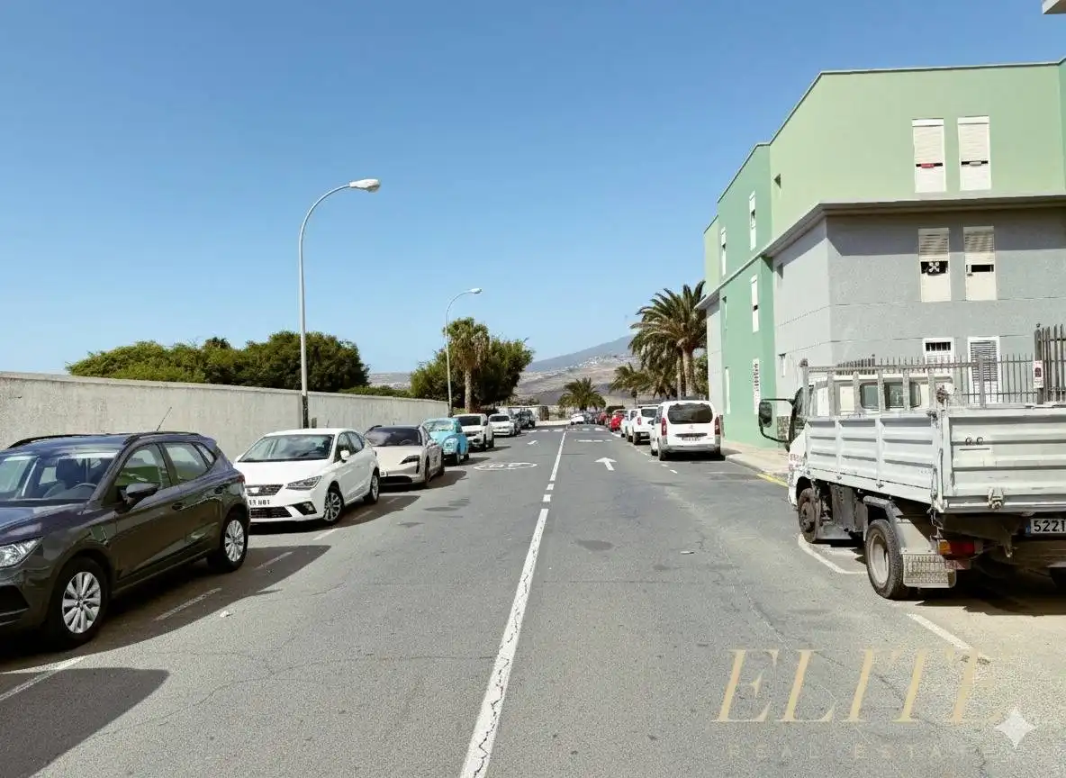 Gewerbefläche zum Verkauf in Calle José Yánez Matos 8, imagen 2