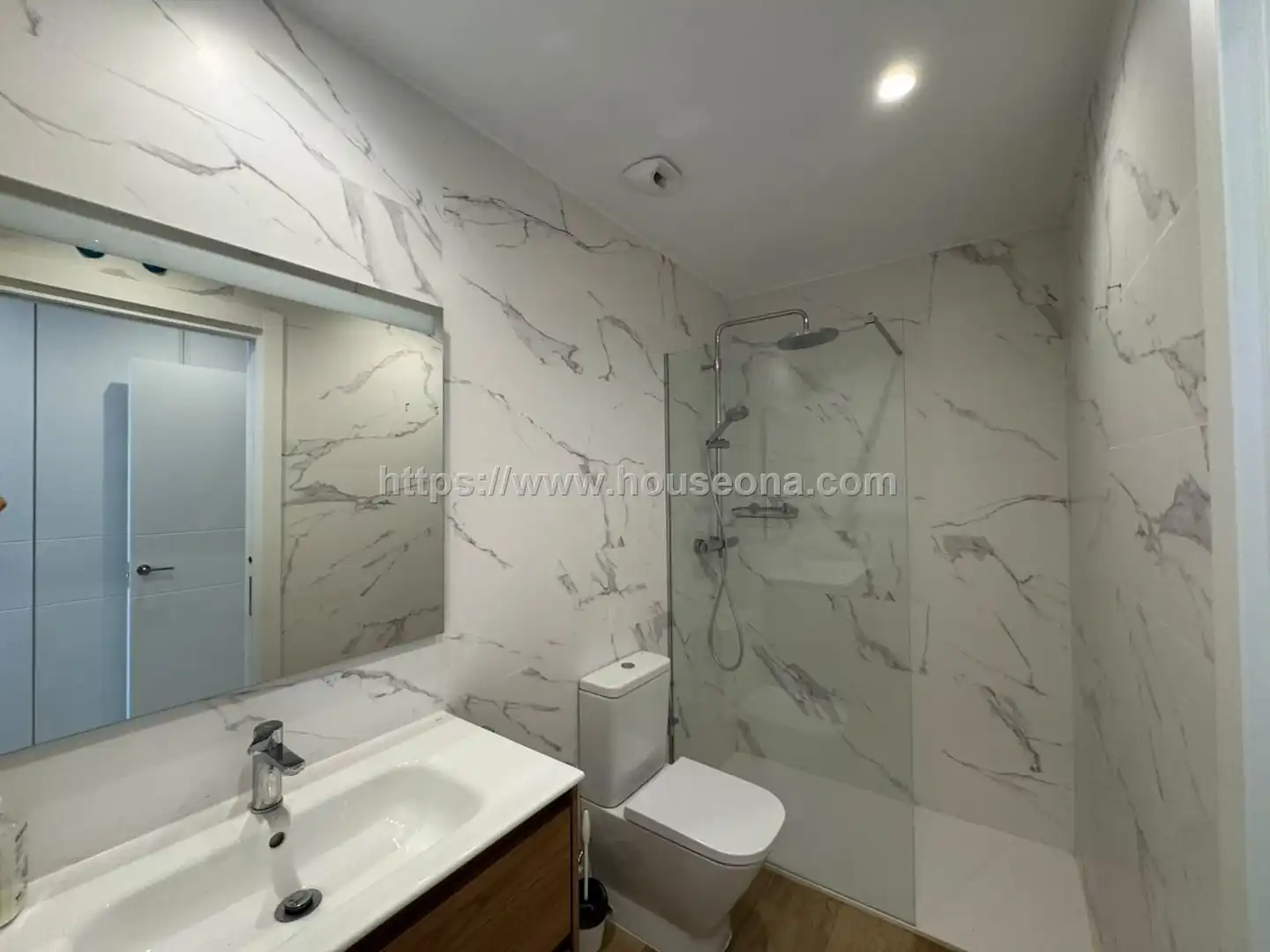 Bathroom of Attic for sale in Bilbao   with Heating, Terrace and Storage room