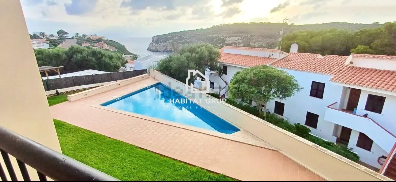 Piscina de Casa adosada en venda en Maó amb Aire condicionat, Terrassa i Piscina comunitària