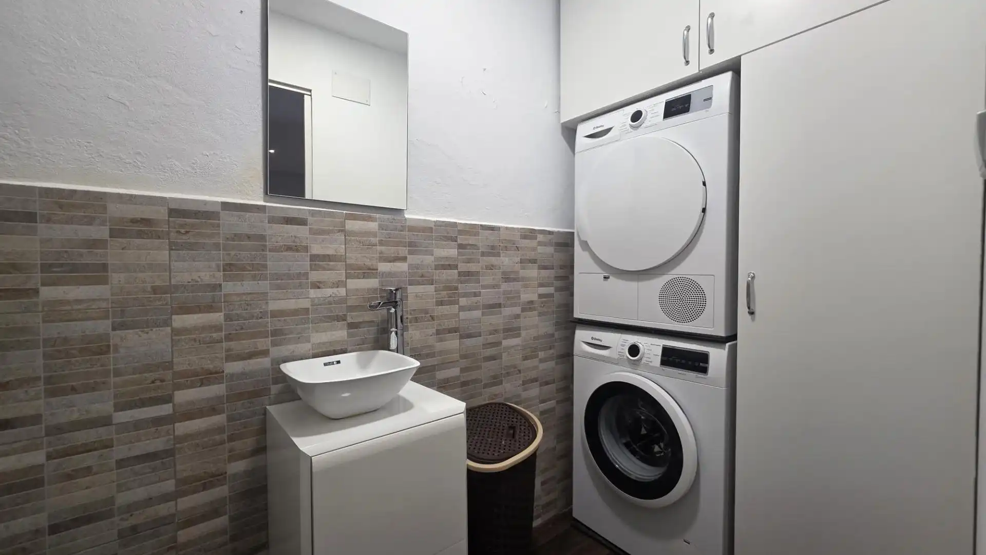 Badezimmer von Erdgeschoss zur Miete in Elche / Elx mit Möbliert