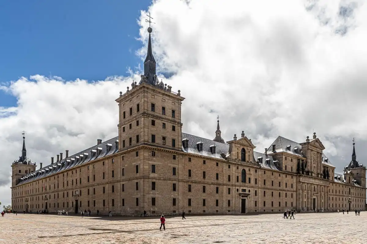 Exterior view of Houses for sale in San Lorenzo de El Escorial  with Air Conditioner, Heating and Private garden