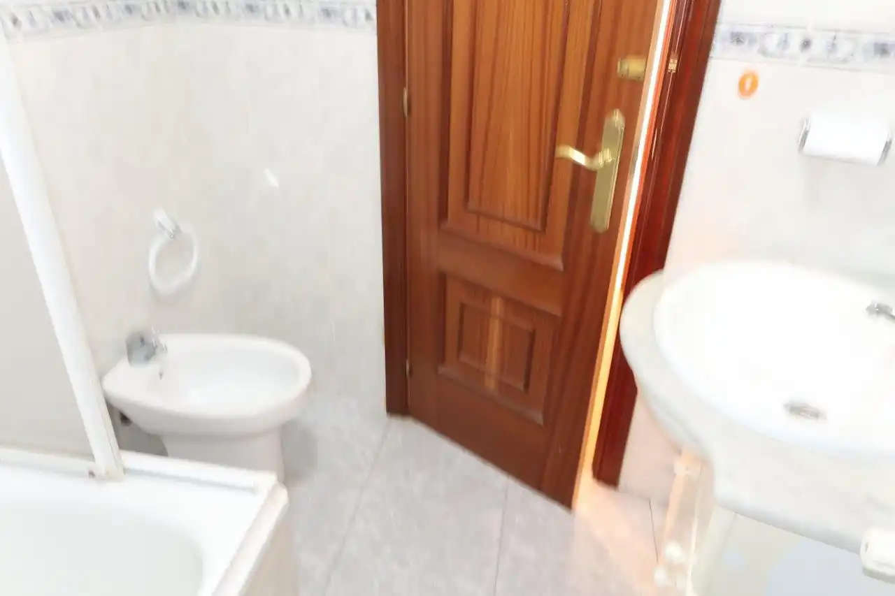 Bathroom of Flat for sale in A Coruña Capital   with Heating, Storage room and Furnished