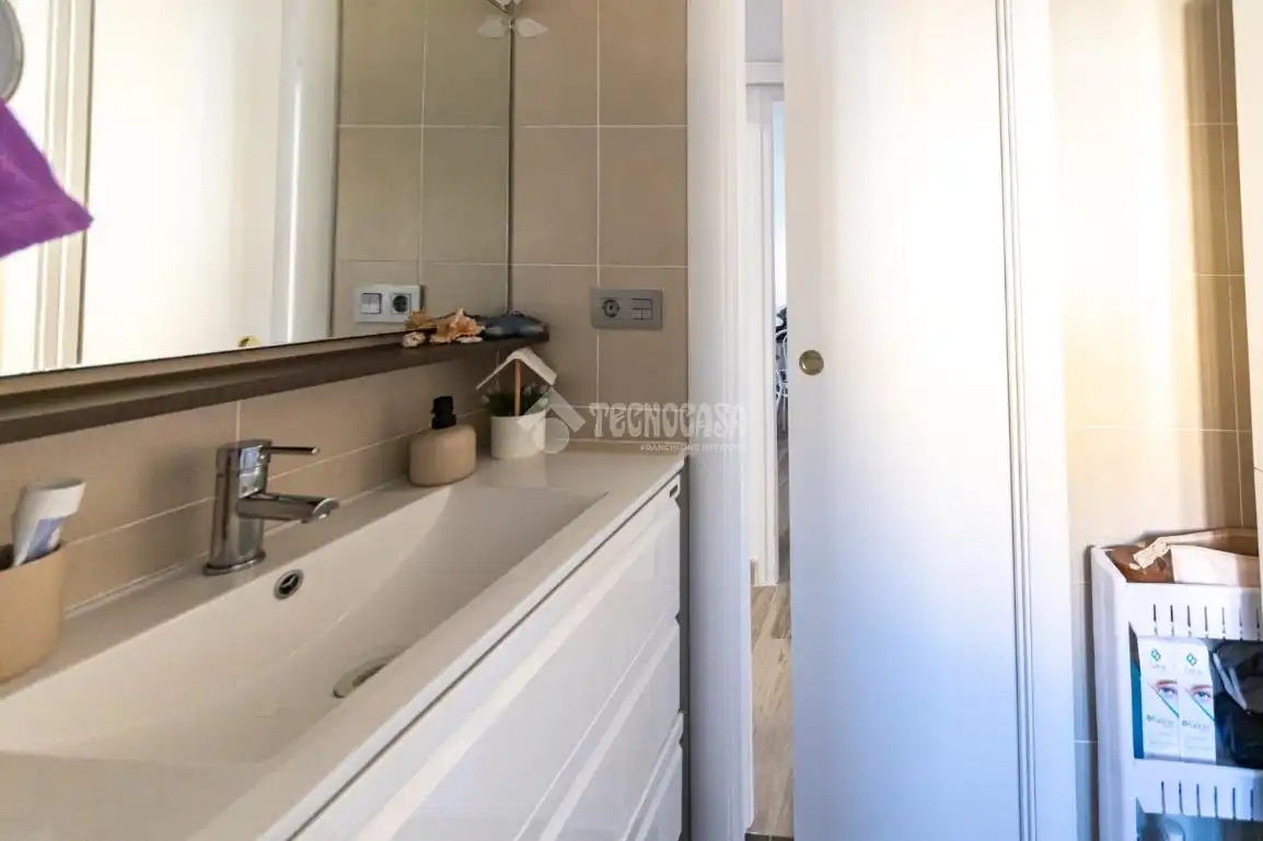 Baño de Piso en venta en Cunit con Aire acondicionado, Parquet y Terraza