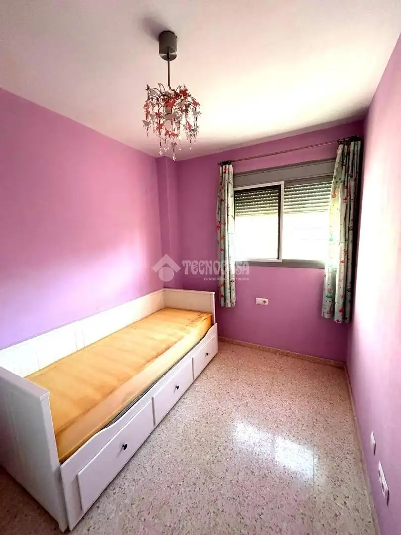 Bedroom of Flat for sale in Sevilla  with Air Conditioner