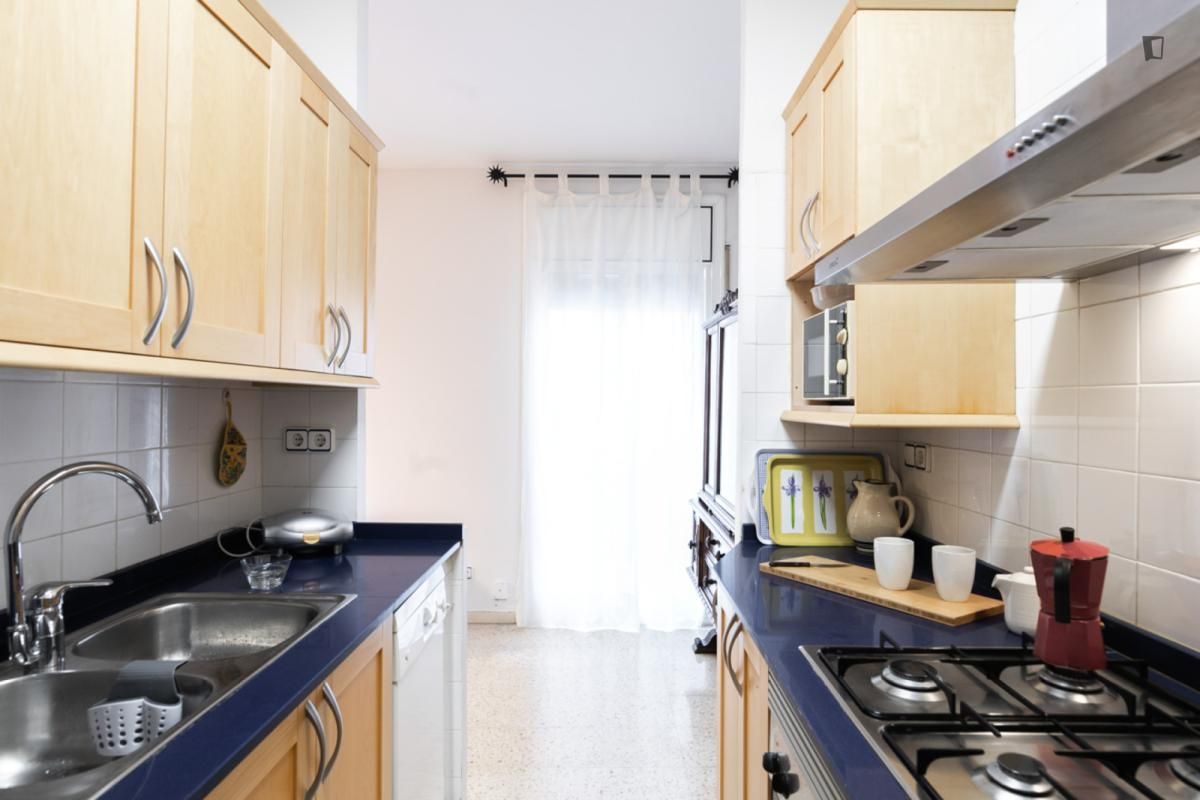 Cuina de Apartament de lloguer en  Barcelona Capital amb Aire condicionat, Moblat i Forn